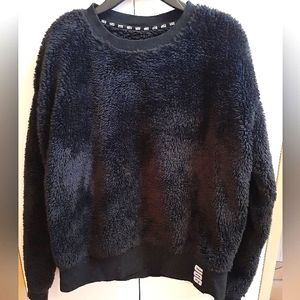 NWOT UGG Women's Black Sweater